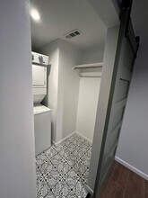 1877 Patrician in Pinckney, MI - Foto de edificio - Building Photo