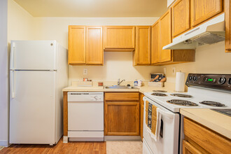 Forest Village Apartments in Fredericksburg, VA - Foto de edificio - Interior Photo