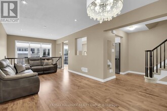 2649 Half Moon Bay Rd in Ottawa, ON - Building Photo - Building Photo