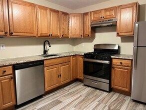 410 Jericho Tpke in North Hempstead, NY - Building Photo - Building Photo