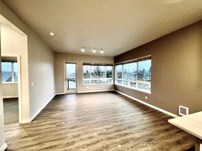 2330 Yakima Ct in Tacoma, WA - Building Photo - Building Photo