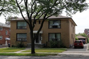 52-54 Leduc Dr in Toronto, ON - Building Photo