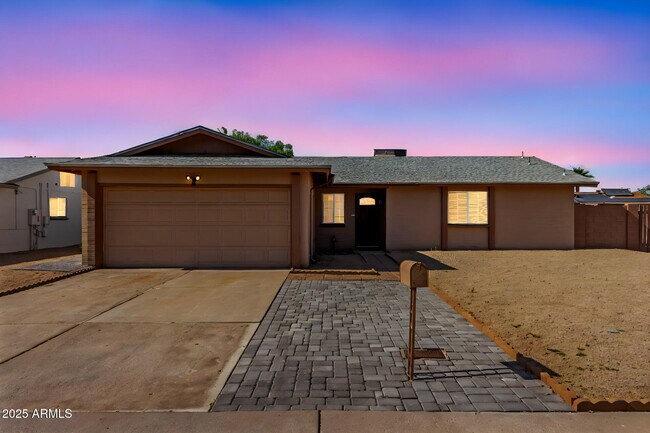 property at 1002 W Villa Rita Dr