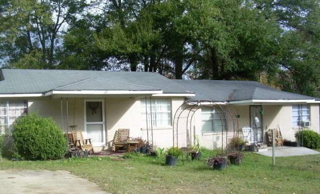 1517 E Residence Ave in Albany, GA - Building Photo