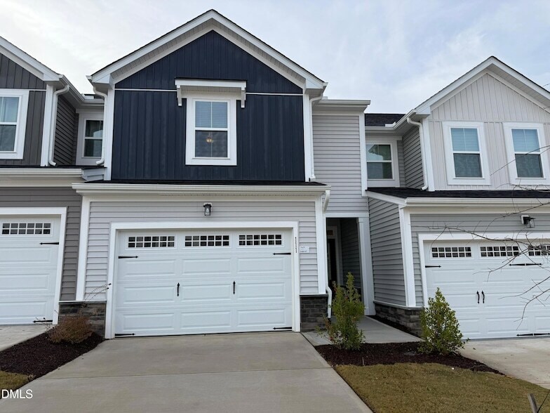 111 Siebold St in Garner, NC - Foto de edificio