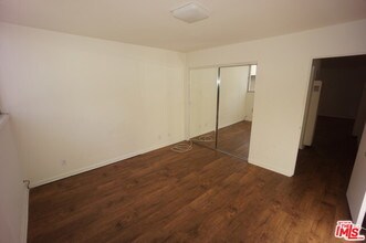 1233 Barry Ave-Unit -101 in Los Angeles, CA - Building Photo - Building Photo