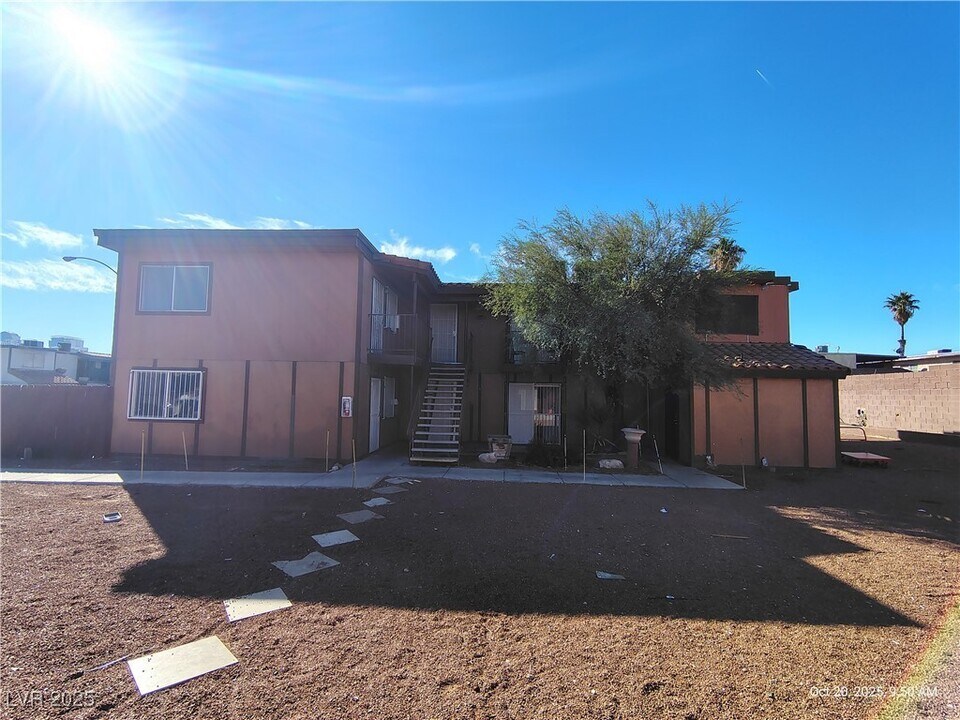 3663 Kolendo Ct in Las Vegas, NV - Building Photo