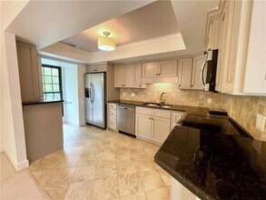 25316 Plantation Dr NE in Atlanta, GA - Building Photo - Building Photo