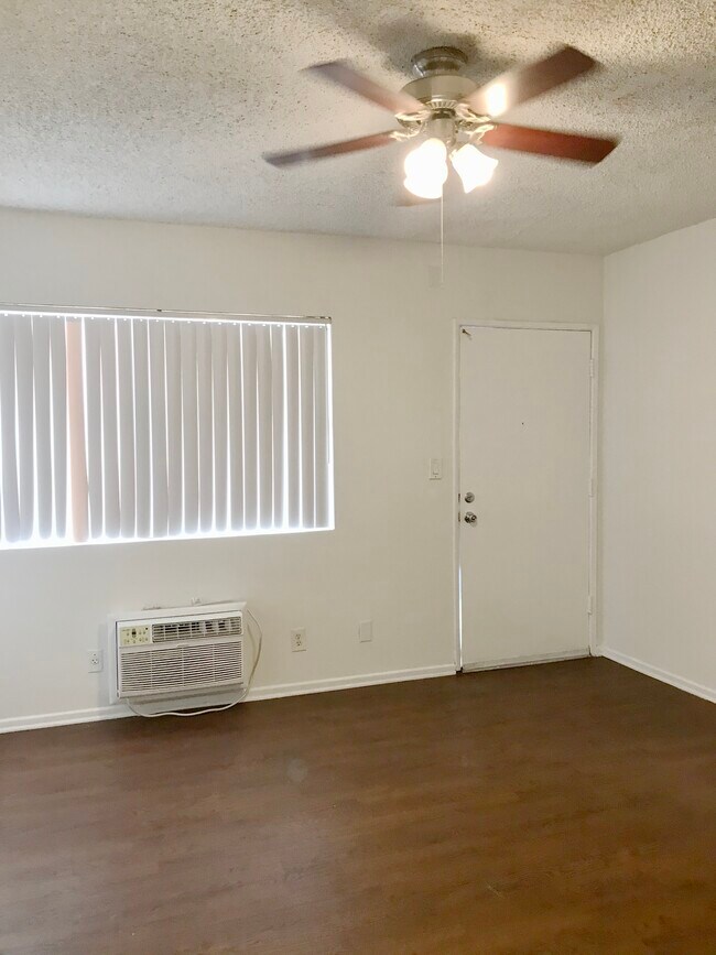 15125 Victory Blvd Apartments and Nearby Los Angeles Apartments For