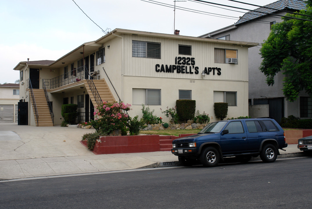 Campbell's Apartments in Hawthorne, CA - Building Photo