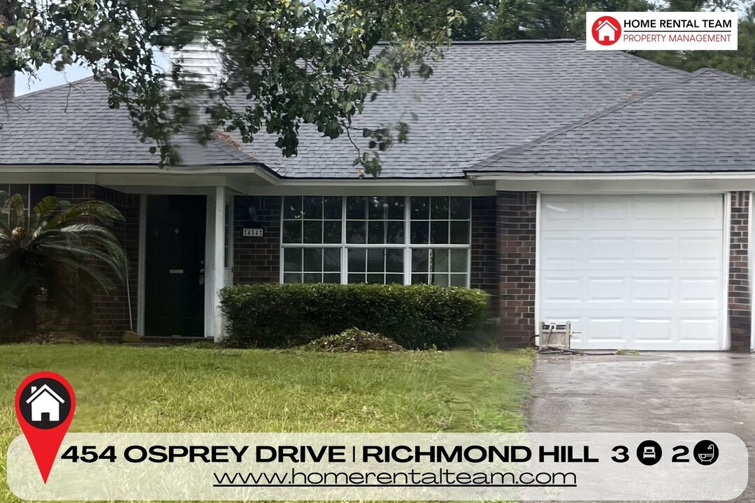 454 Osprey Dr in Richmond Hill, GA - Foto de edificio