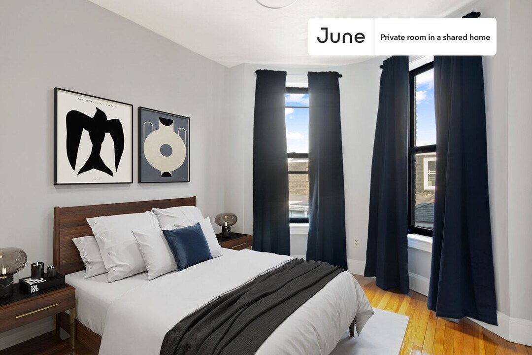 Private bedroom in 4 bed/2 bath Home in Boston, MA - Building Photo