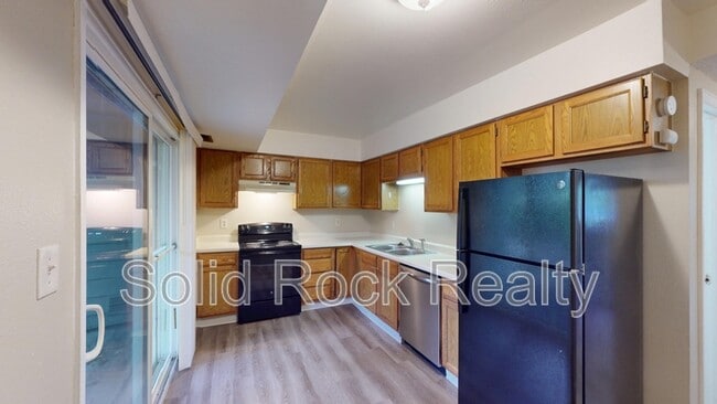 property at 445 W Van Buren St