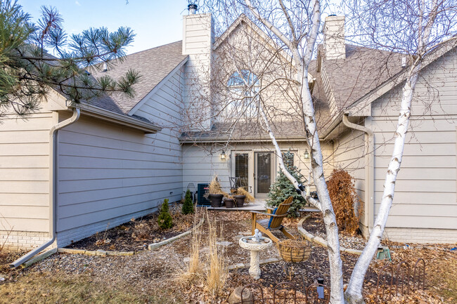 Jordan Glen Townhomes in West Des Moines, IA - Foto de edificio - Building Photo