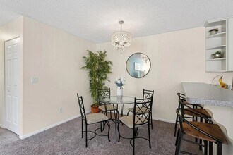 13525 Zenith Ln in Eden Prairie, MN - Building Photo - Building Photo