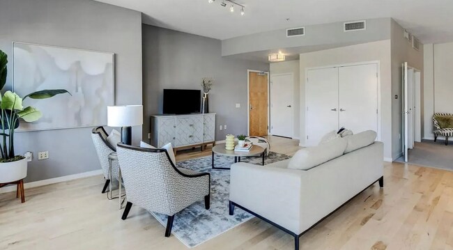 1438 Little Raven St, Unit 401 in Denver, CO - Foto de edificio - Building Photo