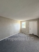 1037 Laurel Rd in Sharon Hill, PA - Building Photo - Building Photo