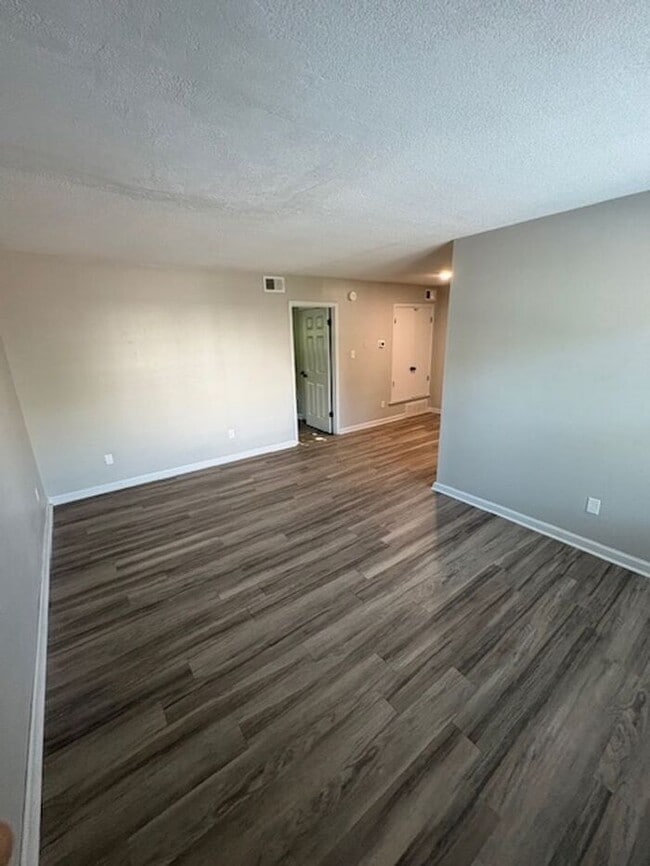 3571 Midland Ave in Memphis, TN - Building Photo - Building Photo
