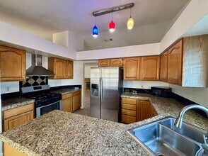 163 Cascade Dr in Henderson, NV - Building Photo - Building Photo