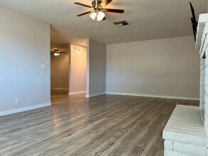 308 W Felspar Ave in Ridgecrest, CA - Building Photo - Building Photo