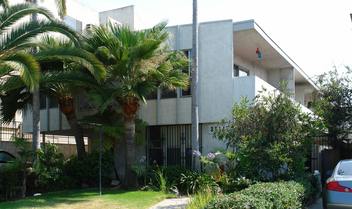 3514 Mentone Ave in Los Angeles, CA - Foto de edificio