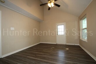 2205 Armadillo Dr in Killeen, TX - Building Photo - Building Photo