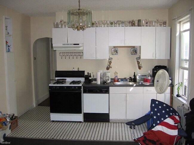 292 Summit Ave, Unit 3 in Boston, MA - Building Photo - Building Photo