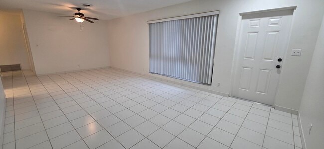 1951 NW 56th St in Fort Lauderdale, FL - Building Photo - Building Photo