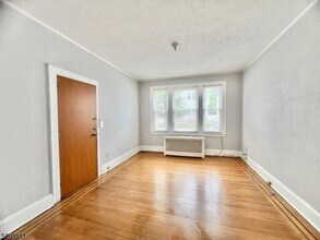 441 Kerrigan Blvd, Unit 1 in Newark, NJ - Building Photo - Building Photo