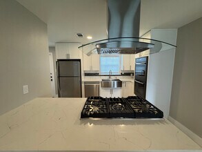 329 E 25th St in Houston, TX - Foto de edificio - Building Photo