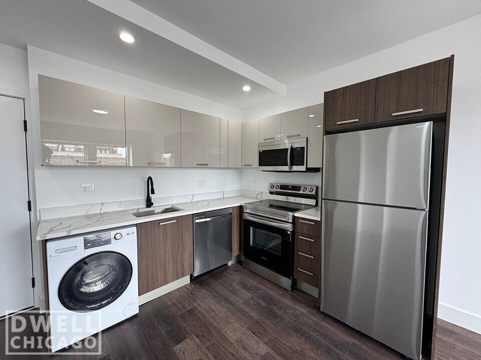 5600 N Ashland Ave, Unit 1 Bed in Chicago, IL - Foto de edificio