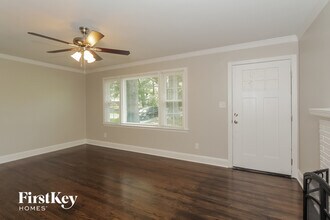 5412 Hilltop Cir in Charlotte, NC - Building Photo - Building Photo