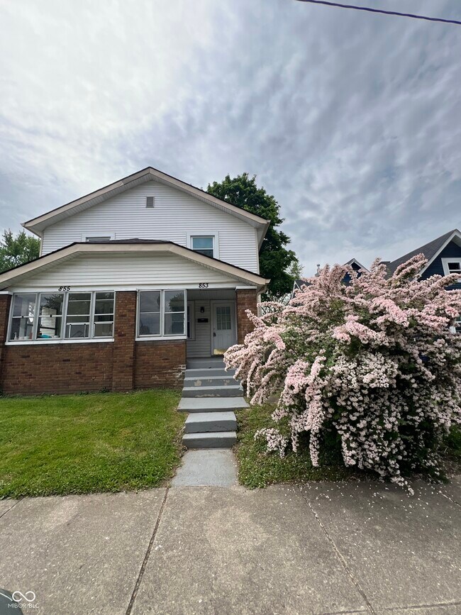 property at 855 Lincoln St