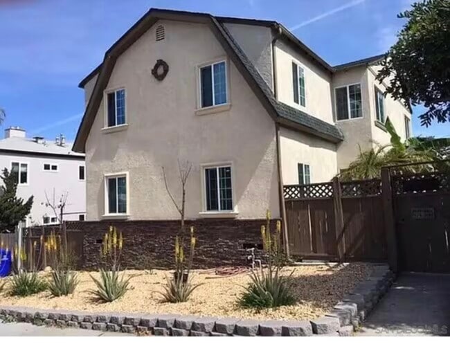 3680 Voltaire St, Unit 3680 Voltaire