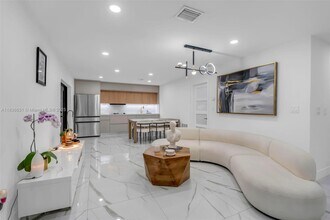 15569 SW 138th Pl in Miami, FL - Building Photo - Building Photo