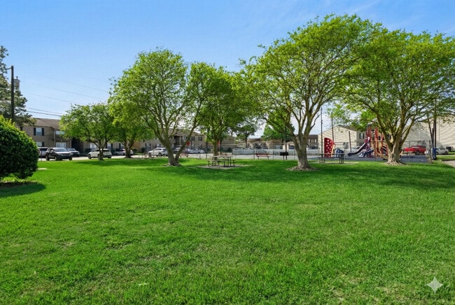 Baywood in Gretna, LA - Building Photo - Building Photo