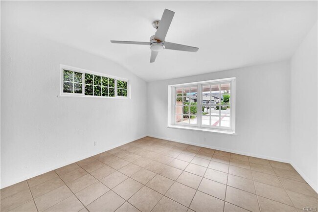416 Aliso Ave in Newport Beach, CA - Building Photo - Building Photo