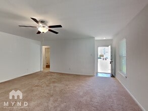 3988 Prairie Crk in New Braunfels, TX - Foto de edificio - Building Photo