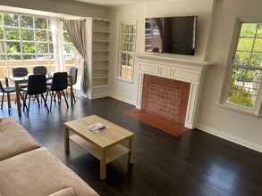 400 Landfair Ave in Los Angeles, CA - Building Photo - Building Photo