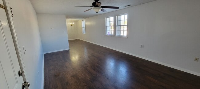 125 S Main St, Unit A in Greenville, KY - Foto de edificio - Building Photo