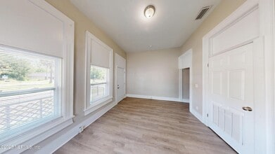 2328 Moncrief Rd in Jacksonville, FL - Building Photo - Building Photo