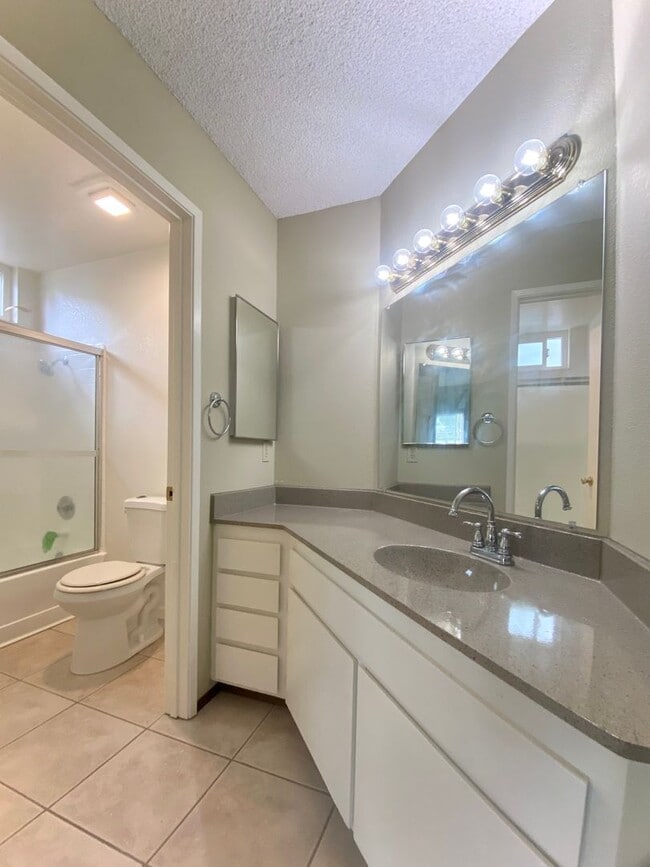 2948 Flint St in Union City, CA - Building Photo - Building Photo