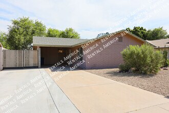2156 E Yale Dr in Tempe, AZ - Building Photo - Building Photo
