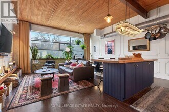 365 Dundas St E in Toronto, ON - Building Photo - Building Photo