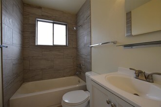 4472 E Bails Pl in Denver, CO - Building Photo - Building Photo
