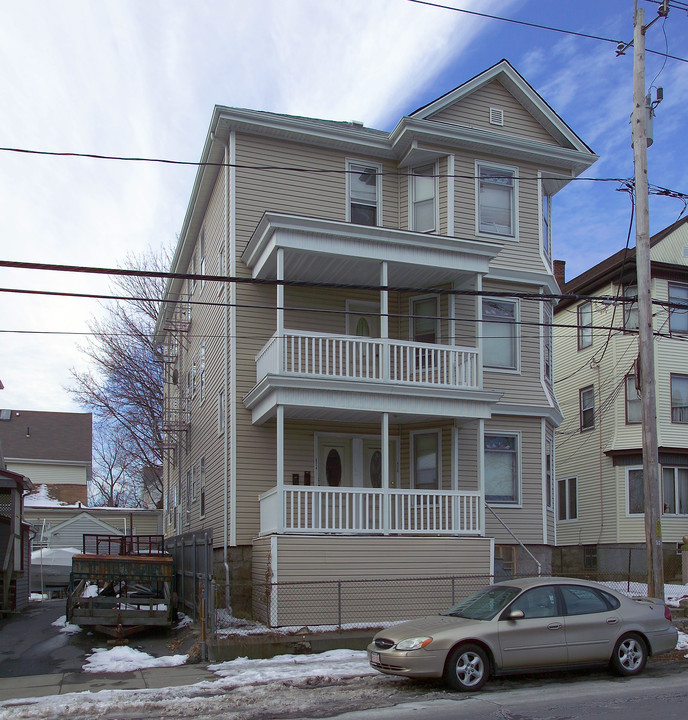 424 Robeson St in Fall River, MA - Foto de edificio