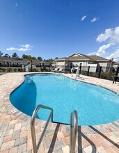 Promenade at Grande Park in Weeki Wachee, FL - Foto de edificio - Building Photo