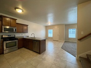 132 Carbonell Way in Saratoga Springs, UT - Building Photo - Building Photo