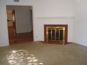 4127 Ocana Ave in Lakewood, CA - Foto de edificio - Building Photo