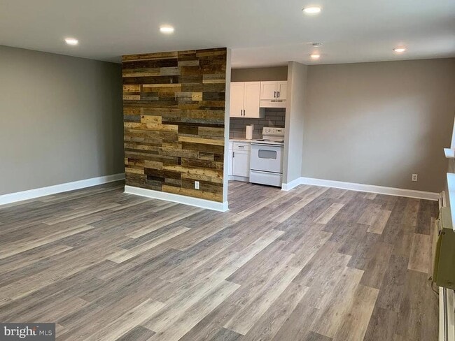 property at 403 S Main St